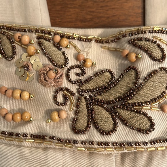 🎈3/$25🎈Robert Rodriguez Embellished Waist Capris - Picture 5 of 10